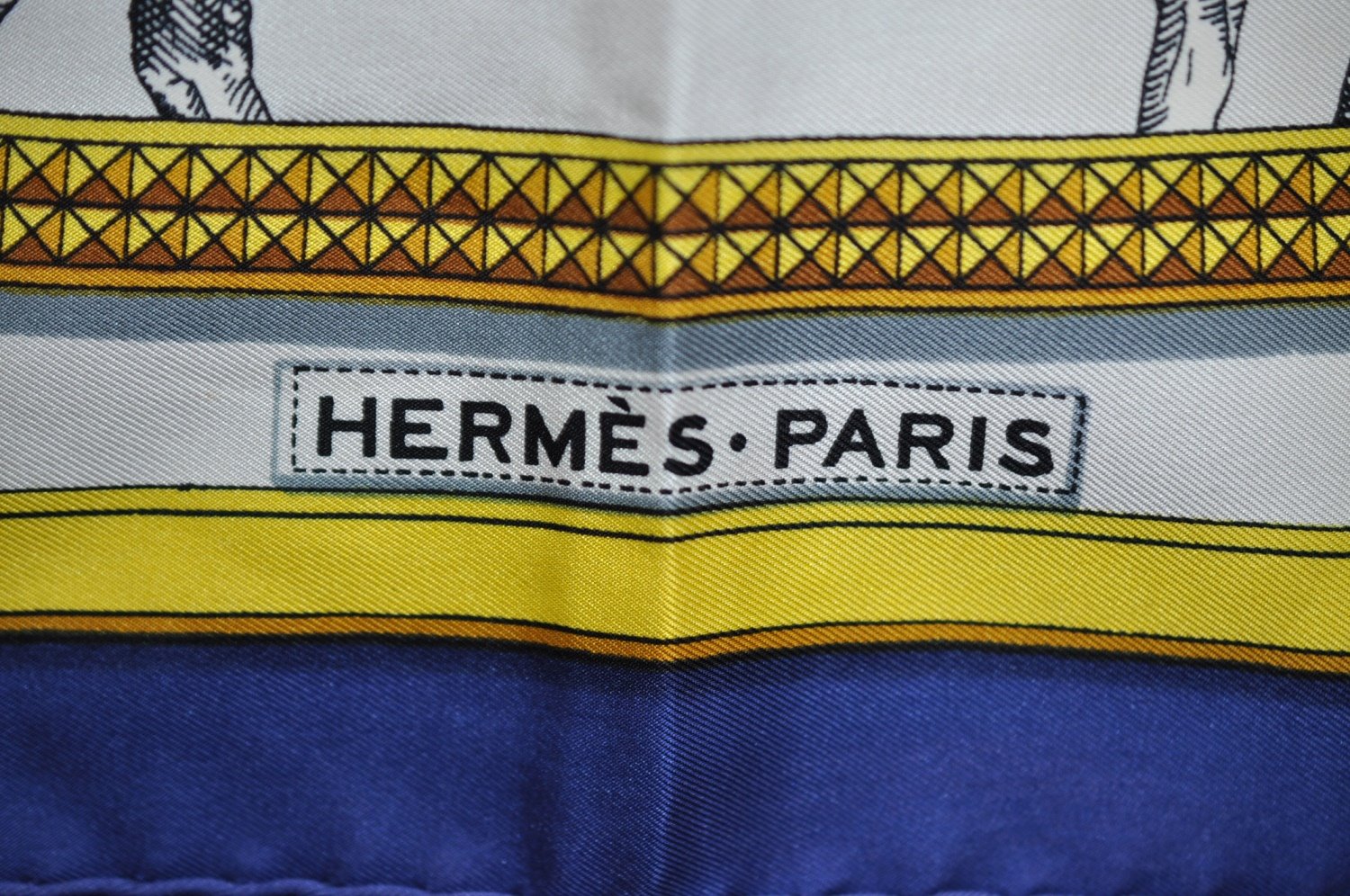 Authentic HERMES Carre 90 Scarf 