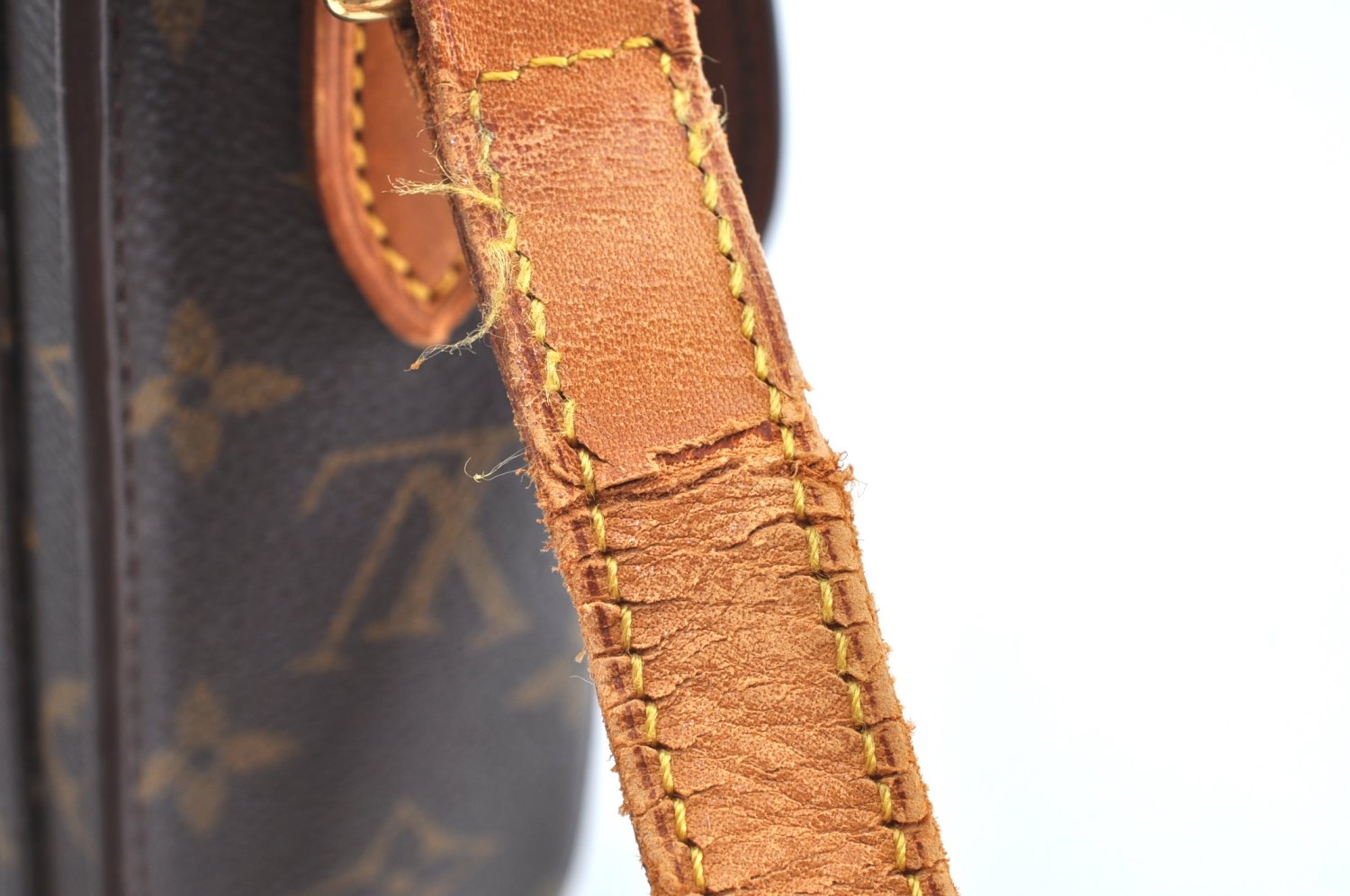 Authentic Louis Vuitton Monogram Saint Cloud GM M51242 Shoulder Cross Bag K6089