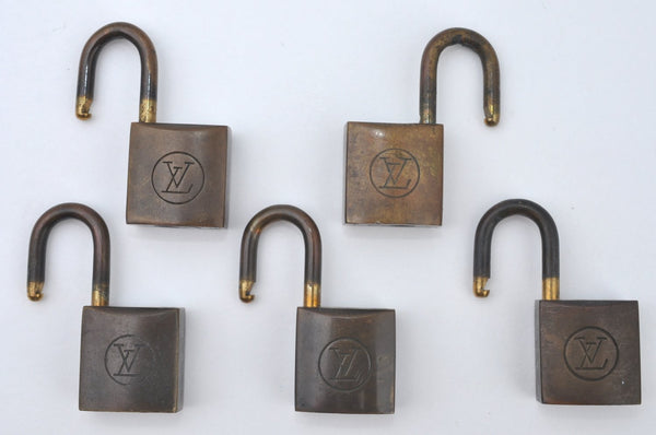 Authentic Louis Vuitton Padlock 10Set Old Model LV K6096