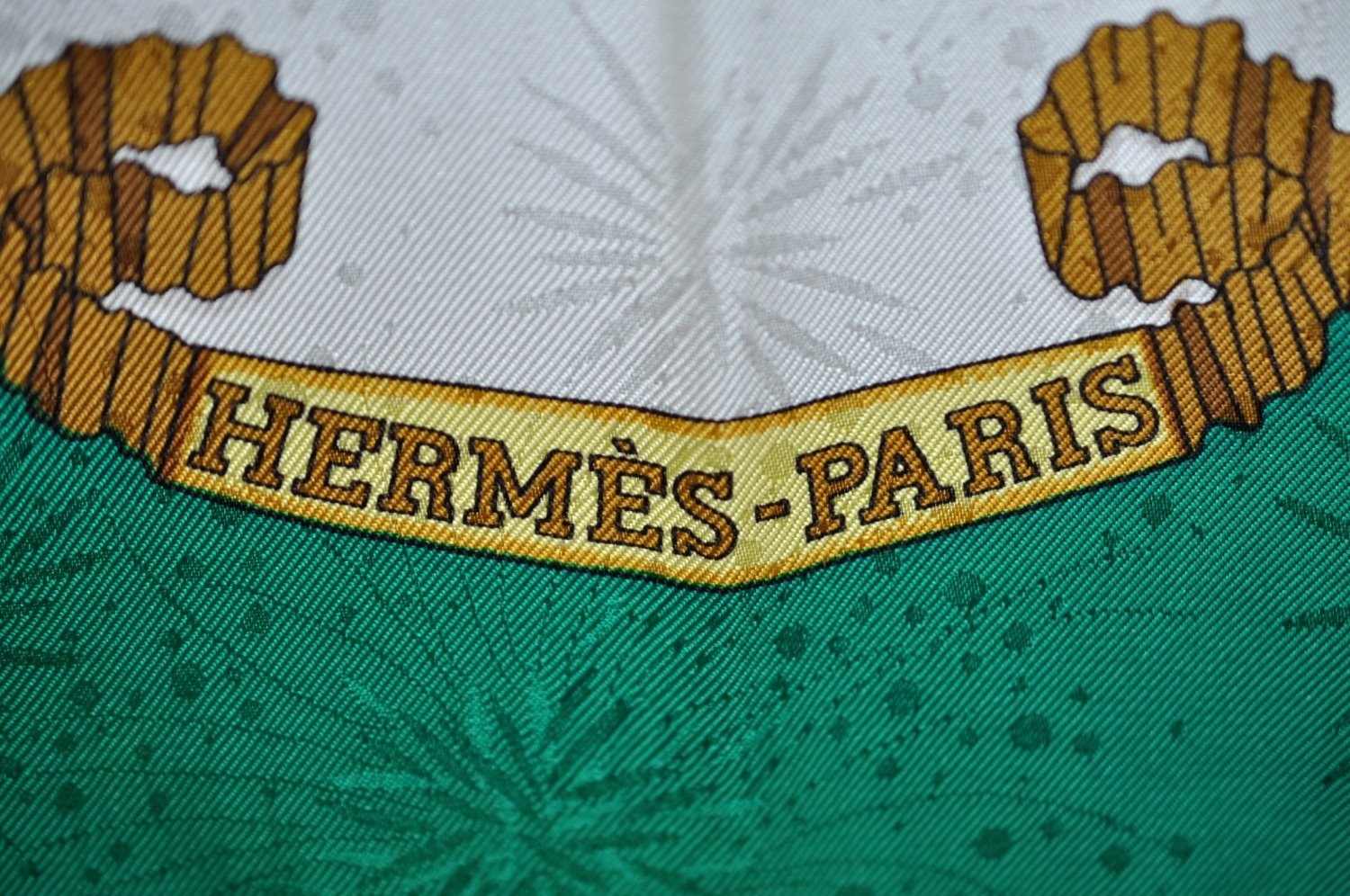 Authentic HERMES Carre 90 Scarf 