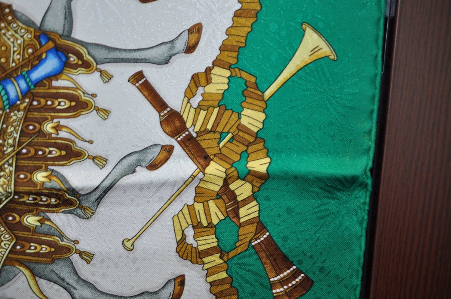 Authentic HERMES Carre 90 Scarf 