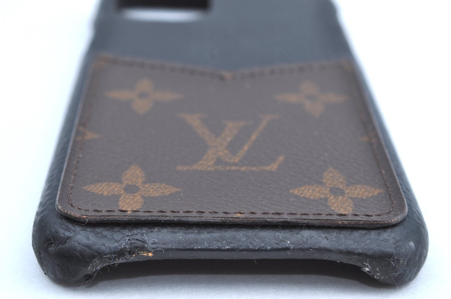 Authentic Louis Vuitton Monogram Bumper 11 Pro iPhone Case Black M69094 LV K6164