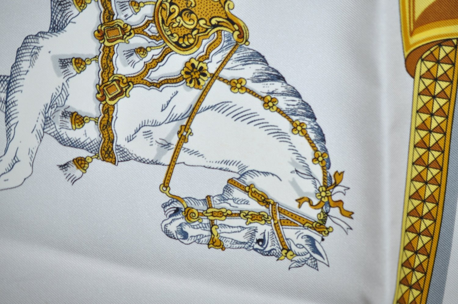 Authentic HERMES Carre 90 Scarf 