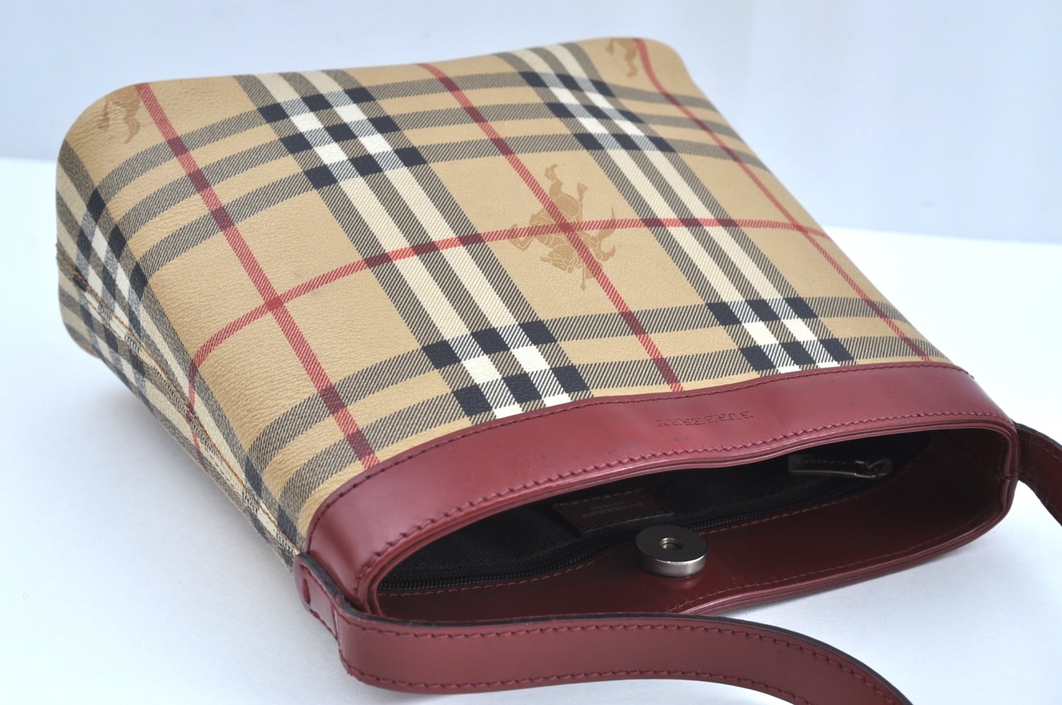 Authentic BURBERRY Nova Check Shoulder Bag Purse PVC Leather Beige K6392