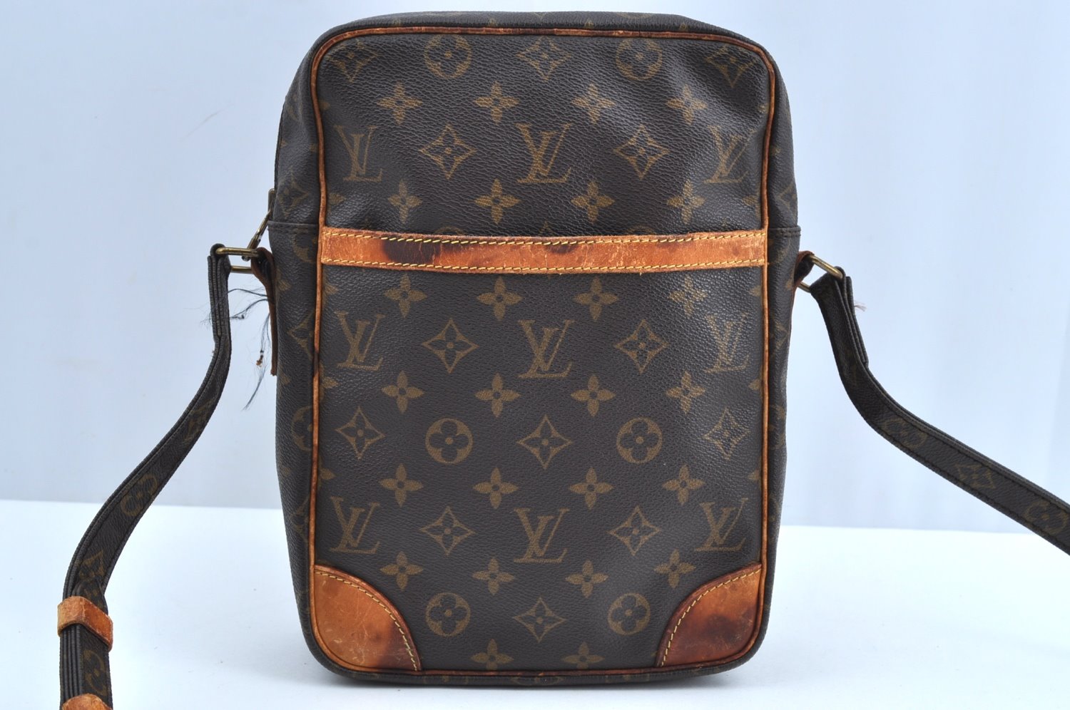 Authentic Louis Vuitton Monogram Danube GM Shoulder Cross Bag M45262 LV K6423
