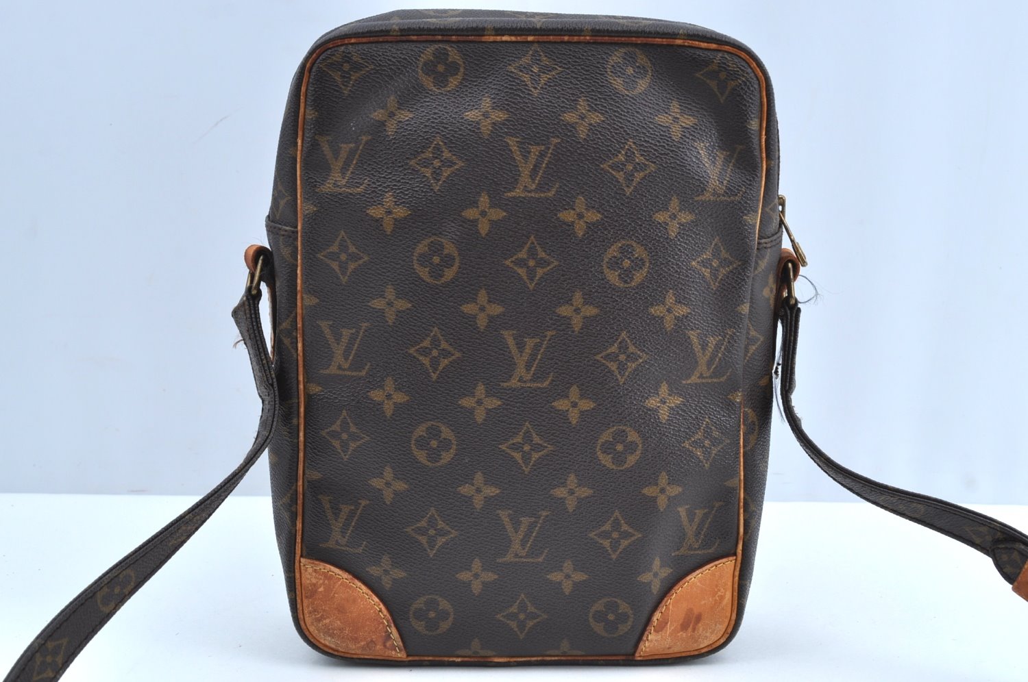 Authentic Louis Vuitton Monogram Danube GM Shoulder Cross Bag M45262 LV K6423