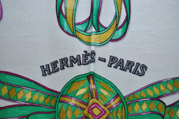 Authentic HERMES Carre 90 Scarf "LES RUBANS DU CHEVAL" Silk Navy Box K6448